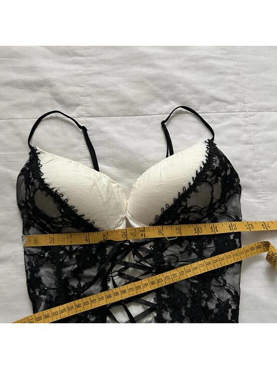 Rue21 Y2K black and white lace corset top with ribbon tie up front Size S - Picture 5 of 7